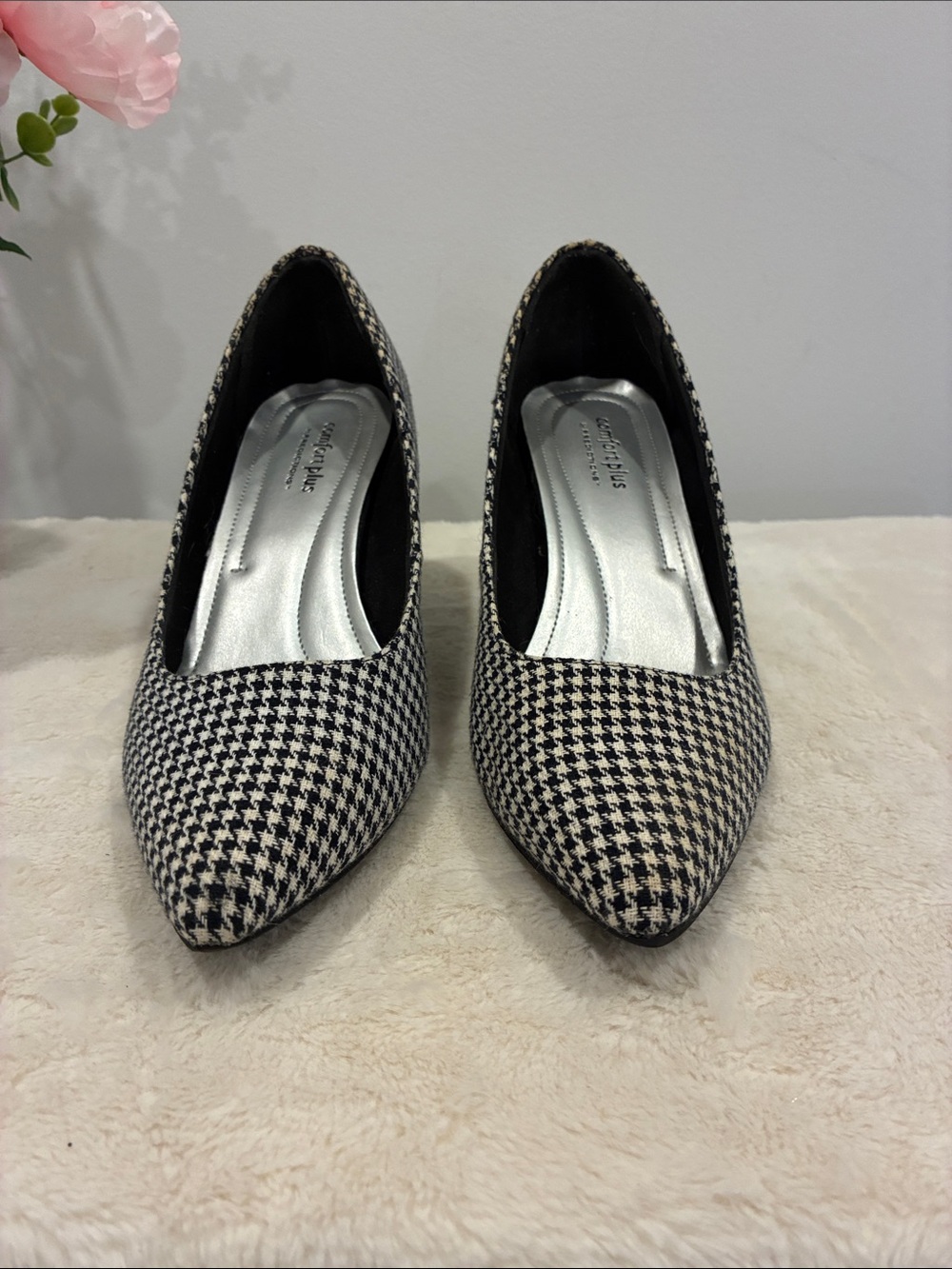 Predictions Houndstooth Pointed-Toe Pumps - Black & White
